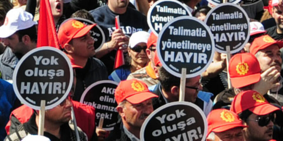 Türkiye sallanınca KKTC alabora oluyor